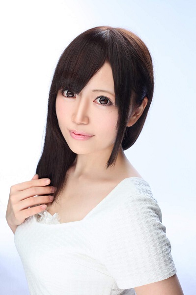 明里 瞳さん