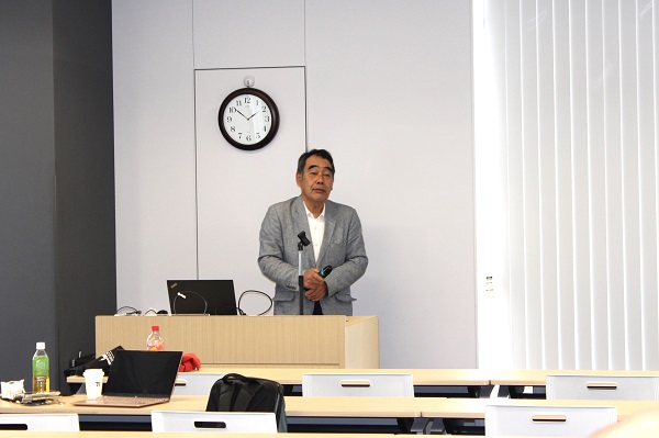 固体潤滑研究会など合同研究会 講演する宇佐美氏 mst 表面改質