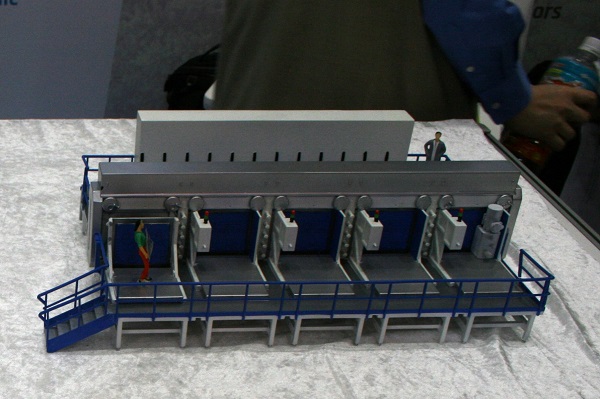 HEF　自動インライン式コーティング設備の模型　mst　表面改質