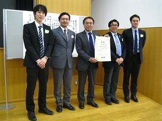 ​ トライボロジー学会技術賞を受賞した柴田氏、野村（修）氏、野村（俊）氏、堀切川氏、山口氏トライボロジー学会技術賞を受賞した柴田氏、野村（修）氏、野村（俊）氏、堀切川氏、山口氏 [ドラッグして移動] ​