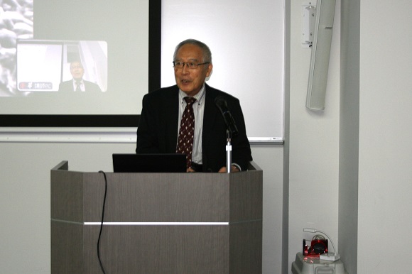 講演する仁平氏